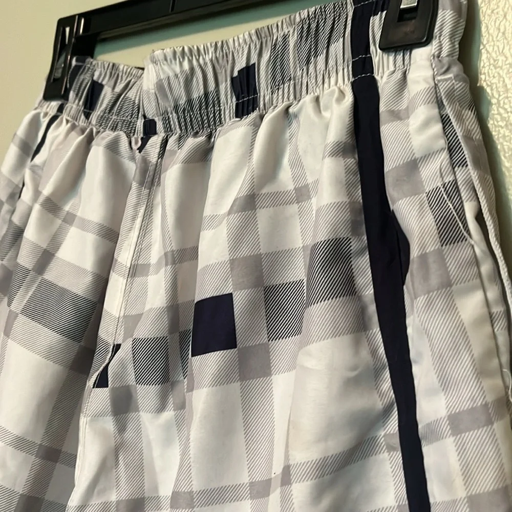 And 1 reversible swimming trunks men’s size small, side pockets, plaid